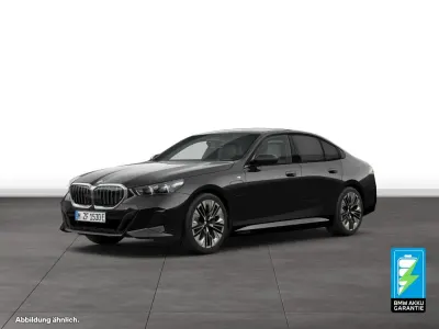 Gebraucht BMW 550e M Sport 489 PS (359 kW) 2025 Schwarz Limousine