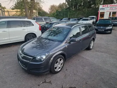 Gebraucht Opel Astra Edition 116 PS (85 kW) 2010 Grau Limousine