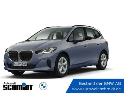 Gebraucht BMW 220 Active Tourer Luxury Line 170 PS (125 kW) 2025 (braun)  sparkling kupfergrau Van / Kleinbus