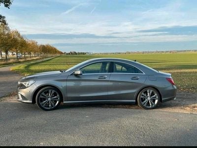 Second-hand Mercedes CLA180 122 CP (89 kW) 2015 Argintiu Berlinǎ