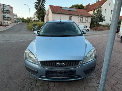 Gebraucht Ford Focus 101 PS (74 kW) 2006 Blau Kombi