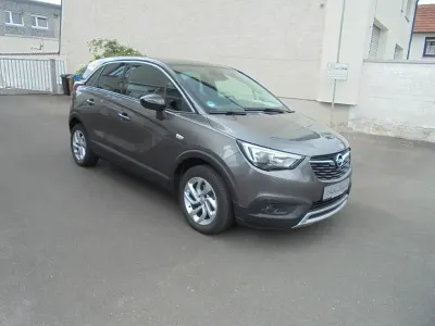 Usado Opel Crossland X Innovation 131 HP (96 kW) 2019 Cinzento SUV