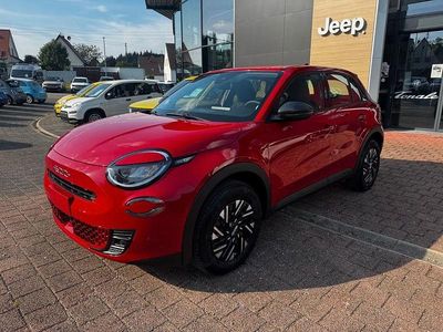 Neu Fiat 600 110 PS (80 kW) 2025 Rot SUV