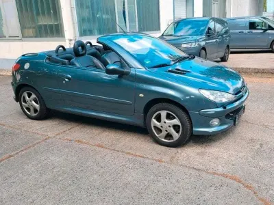 Gebraucht Peugeot 206 CC 109 PS (80 kW) 2005 Blau Cabrio