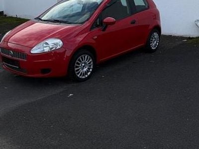 Second-hand Fiat Grande Punto 65 CP (47 kW) 2009 Roșu Hatchback