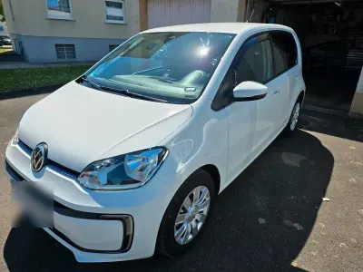 Second-hand VW e-up! 61 kW (83 CP) 2021 Alb Hatchback