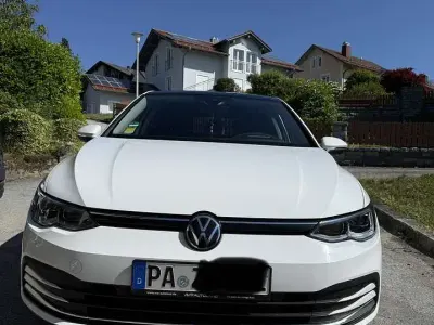 Gebraucht VW Golf VIII Basis 116 PS (85 kW) 2022 Weiß Kleinwagen