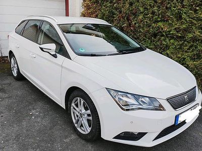 Weiß Gebraucht 2016 Seat Leon Ecomotive Kombi | 5.800 € (Fairer Preis)