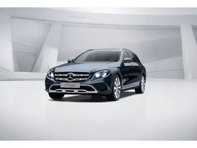 Gebraucht Mercedes E220 Avantgarde 194 PS (142 kW) 2019 Blau Limousine