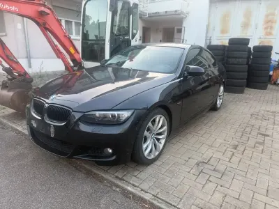 Gebraucht BMW 320 170 PS (125 kW) 2009 Schwarz Coupé