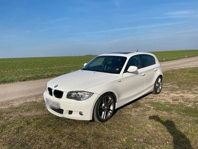 Gebraucht BMW 118 Sport Line 143 PS (105 kW) 2011 Weiß Kleinwagen