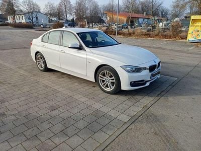 Weiß Gebraucht 2014 BMW 316 Sport Line Limousine | 7.300 € (Guter Preis)