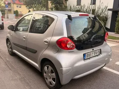 Gebraucht Toyota Aygo 68 PS (50 kW) 2008 Grau Kleinwagen