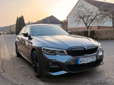 Używany BMW 330e M Sport 292 KM (214 kW) 2019 Szary Sedan/Limuzyna
