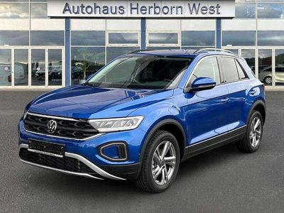 Neu VW T-Roc Life 150 PS (110 kW) 2025 Ravennablau metallic SUV