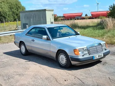 Gebraucht Mercedes 230 136 PS (100 kW) 1992 Silber Coupé