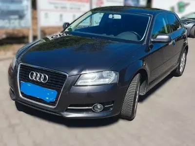 Gebraucht Audi A3 Attraction 105 PS (77 kW) 2011 Grau Kleinwagen