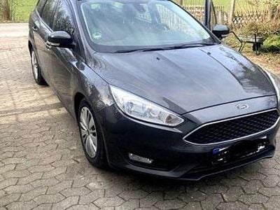 Gebraucht Ford Focus Trend 120 PS (88 kW) 2016 Grau Kombi
