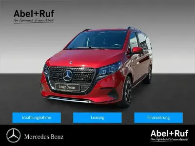 Gebraucht Mercedes V250 Avantgarde 190 PS (139 kW) 2025 Rot Van / Kleinbus