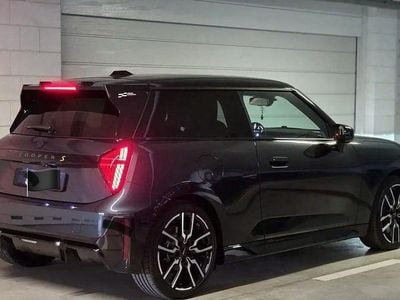 Schwarz Gebraucht 2025 Mini Cooper Kleinwagen | 33.900 € (Superpreis)