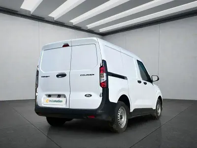 Gebraucht Ford Courier 101 PS (74 kW) 2024 Weiß Van / Kleinbus