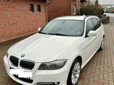 Gebraucht BMW 320 Sport Line 184 PS (135 kW) 2011 Weiß Kombi
