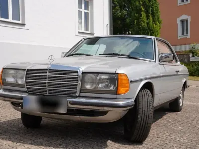 Gebraucht Mercedes 230 136 PS (100 kW) 1982 Grau Coupé