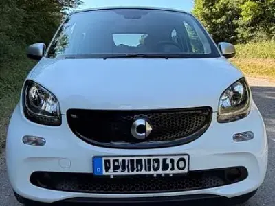 Gebraucht Smart ForFour Passion 90 PS (66 kW) 2019 Weiß Kleinwagen