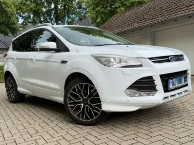 Gebraucht Ford Kuga Titanium 163 PS (119 kW) 2014 Weiß SUV