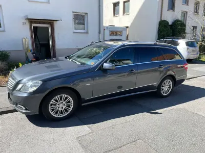 Usado Mercedes E200 Elegance 184 CV (135 kW) 2010 Gris Familiar