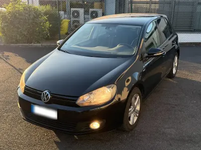 Gebraucht VW Golf VII Match 105 PS (77 kW) 2012 Schwarz Limousine