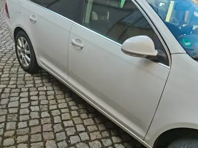 Gebraucht VW Golf VI 105 PS (77 kW) 2010 Weiß Kleinwagen