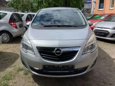 Używany Opel Meriva 120 KM (88 kW) 2012 Srebrny Minivan