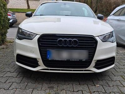 Weiß Gebraucht 2014 Audi A1 Attraction Kleinwagen | 6.500 € (Fairer Preis)