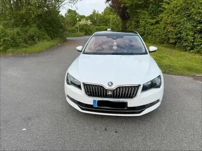 Używany Skoda Superb LAURIN & KLEMENT 190 KM (139 kW) 2017 Biały Sedan/Limuzyna