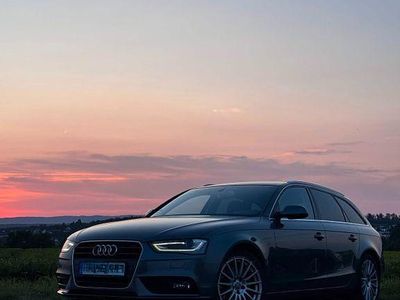 Gebraucht Audi A4 Sport 204 PS (150 kW) 2012 Grau Limousine