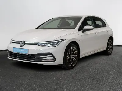 Gebraucht VW Golf VIII Style 204 PS (150 kW) 2022 Weiss / pure white Limousine