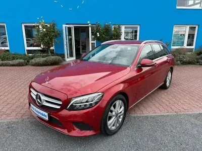 Gebraucht Mercedes C180 Avantgarde 156 PS (114 kW) 2019 Rot Kombi