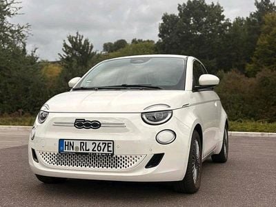 Weiß Gebraucht 2025 Fiat 500e Limousine | 19.999 € (Guter Preis)