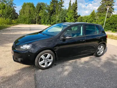 Gebraucht VW Golf VI 105 PS (77 kW) 2010 Schwarz Kleinwagen