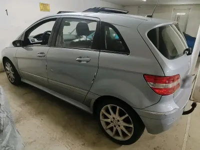 Gebraucht Mercedes B200 136 PS (100 kW) 2005 Silber Van / Kleinbus