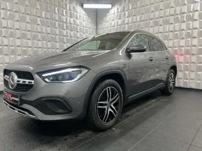 Gebraucht Mercedes GLA250 Progressive 218 PS (160 kW) 2020 Grau SUV