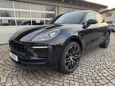 Gebraucht Porsche Macan 265 PS (194 kW) 2023 Tiefschwarz SUV