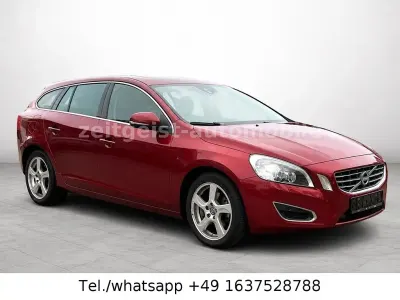 Gebraucht Volvo V60 Summum 163 PS (119 kW) 2010 Rot Kombi
