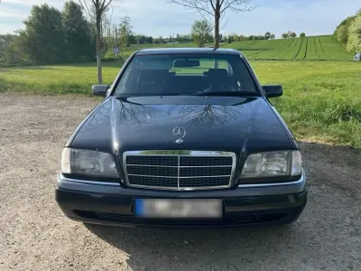 Gebraucht Mercedes C180 122 PS (89 kW) 1994 Schwarz Limousine