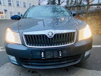 Blau Gebraucht 2009 Skoda Octavia Kombi | 2.900 € (Etwas zu teuer)