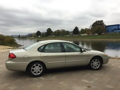 Gebraucht Ford Taurus 155 PS (114 kW) 2006 Gold Limousine