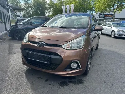 Gebraucht Hyundai i10 YES! 67 PS (49 kW) 2015 Braun Kleinwagen