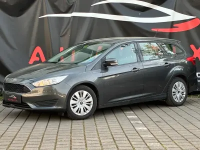 Gebraucht Ford Focus Trend 120 PS (88 kW) 2017 Grau Limousine