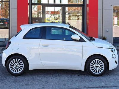 Gebraucht Fiat 500e Action 69 kW (95 PS) 2022 Arktis weiß Kleinwagen